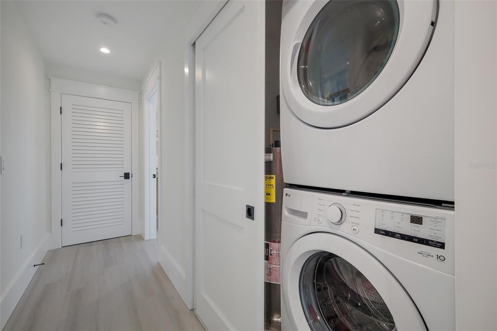 Interior, Recessed Lighting, Utility Closets, Washer, Wood Texture Flooring