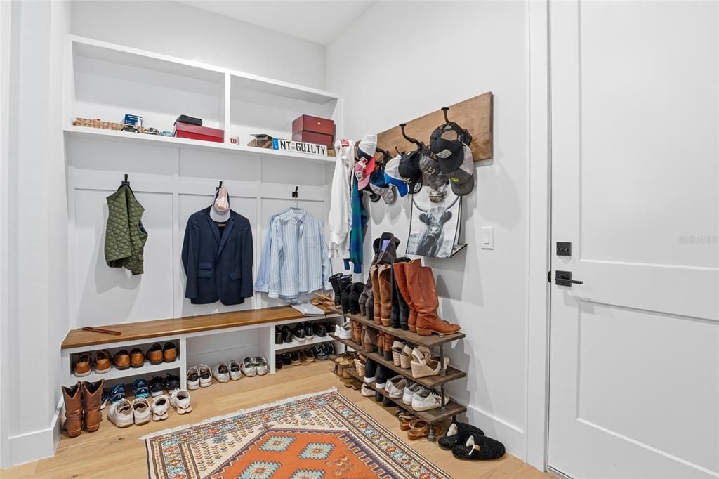 Interior, Walk-in Closets, Wood Texture Flooring