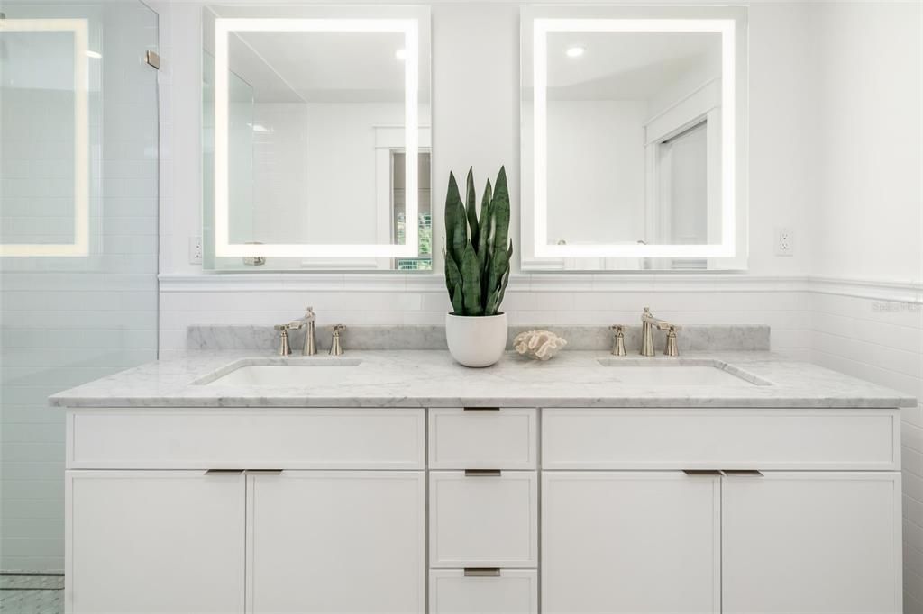 Bathroom, Interior, Recessed Lighting