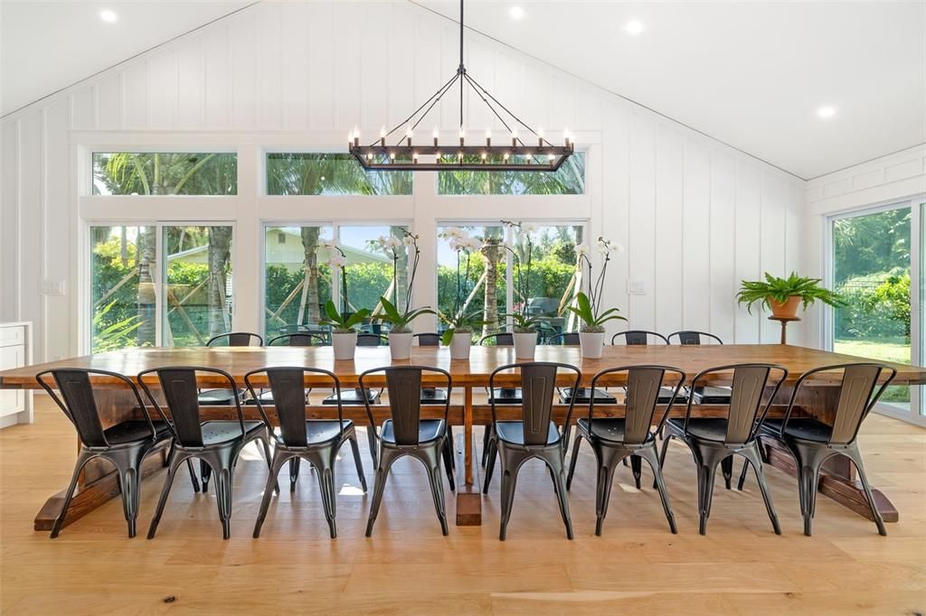 Chandelier, Dining room, Interior, Pendant Lights, Recessed Lighting, Wood Texture Flooring