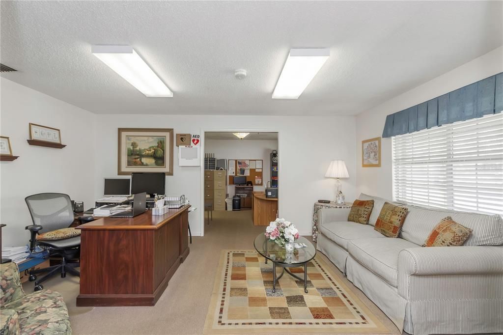 Home Office, Interior