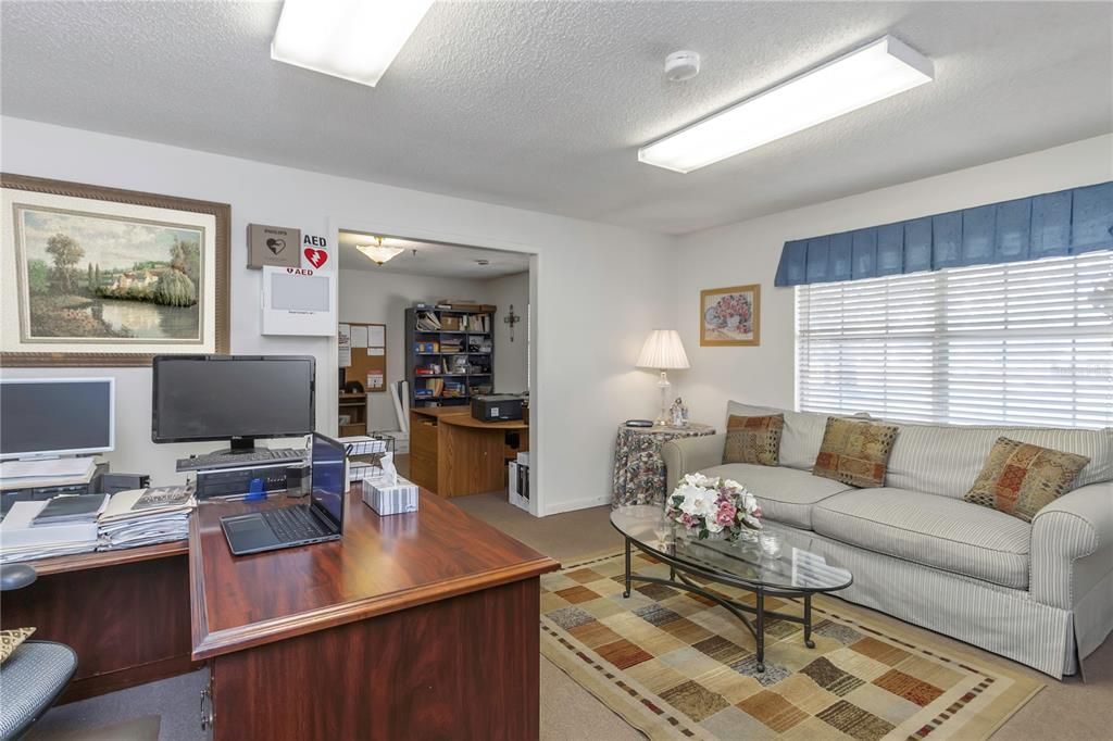 Home Office, Interior