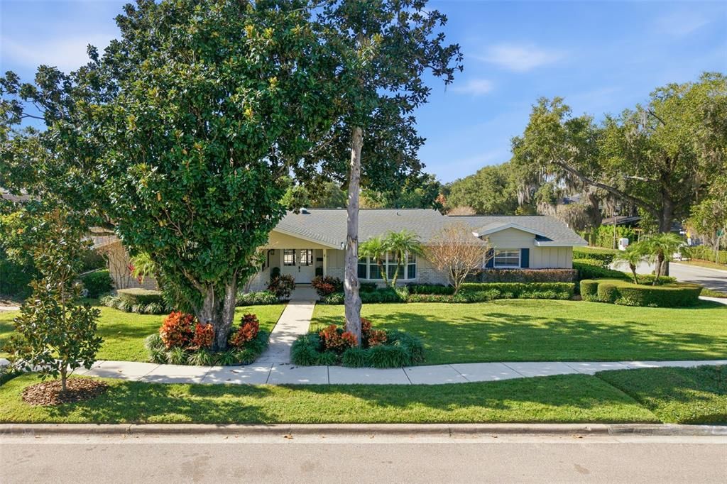Exterior, Facade, Ranch