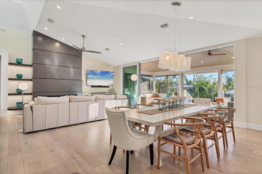 Dining room, Interior, Living room, Pendant Lights, Recessed Lighting, Wood Texture Flooring