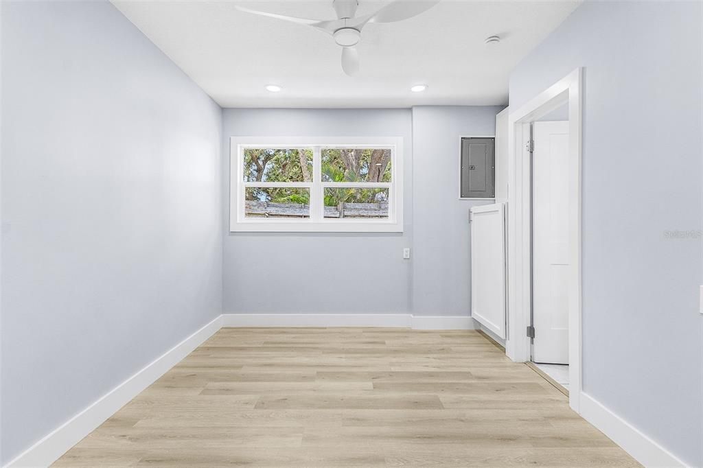 Empty room, Interior, Recessed Lighting, Wood Texture Flooring