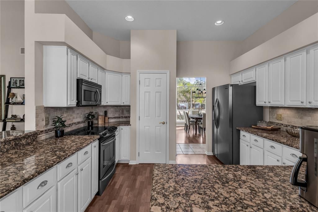 Dining room, Interior, Kitchen, Recessed Lighting, Wood Texture Flooring