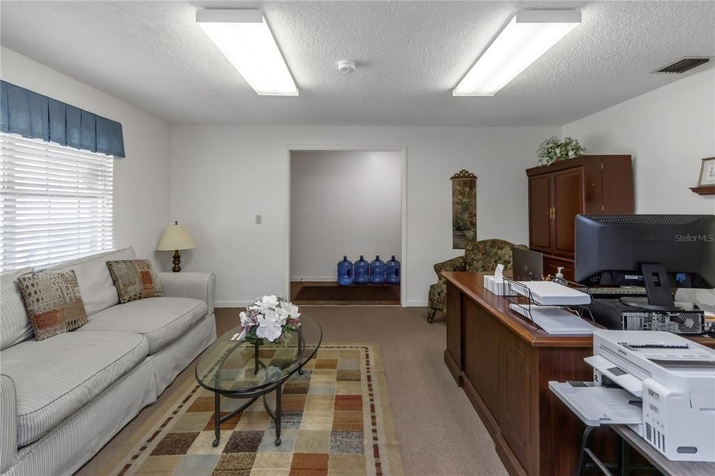 Home Office, Interior