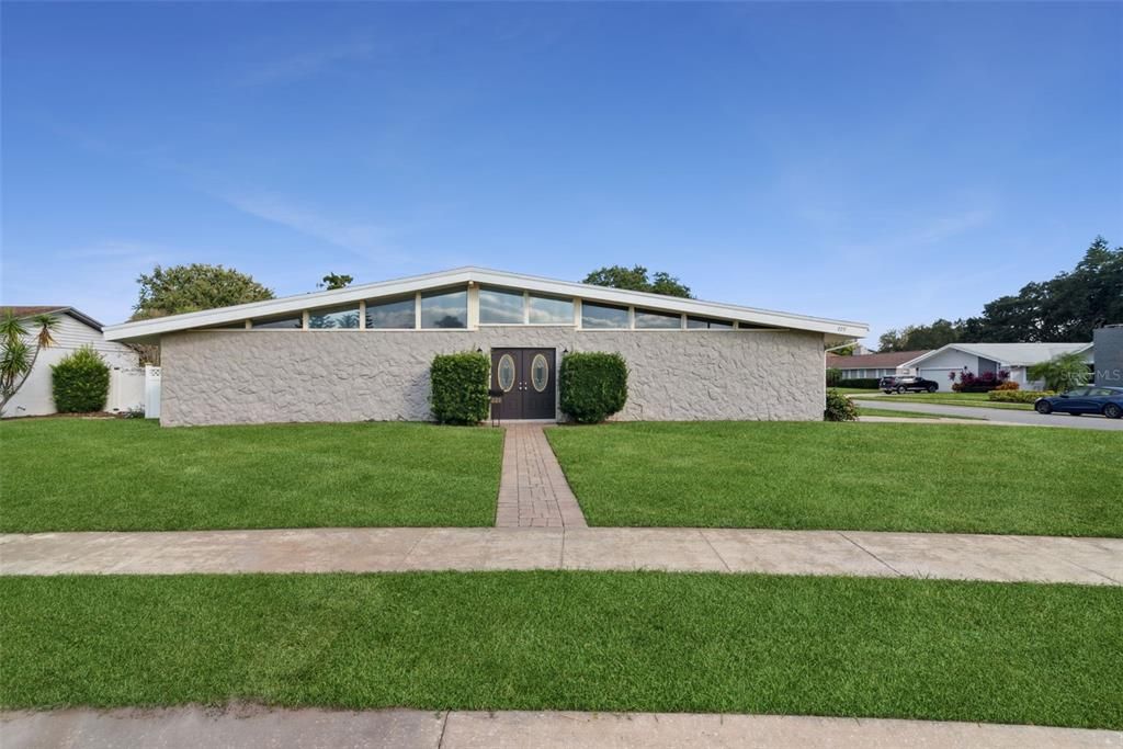 Exterior, Facade, Brick Facade, Ranch