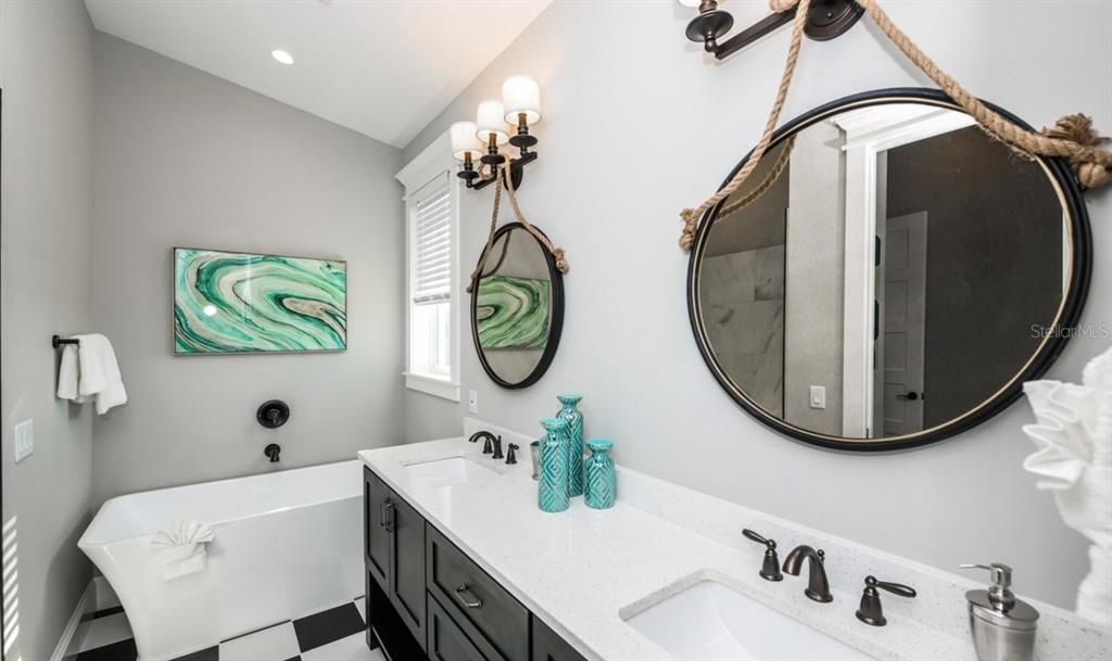 Bathroom, Dual Sink Vanities, Interior, Recessed Lighting