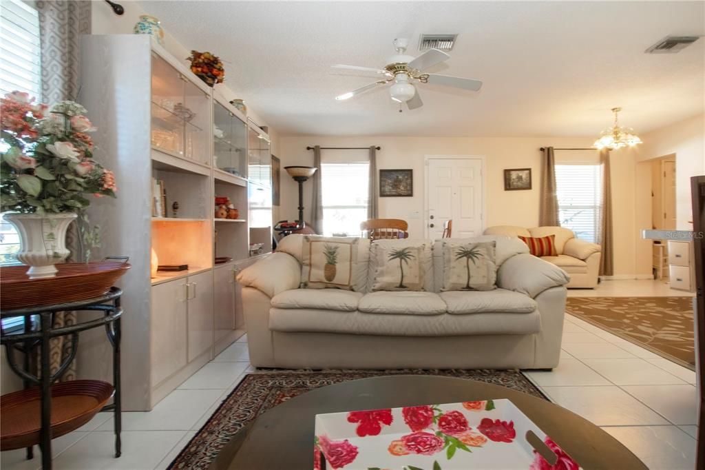 Chandelier, Interior, Living room
