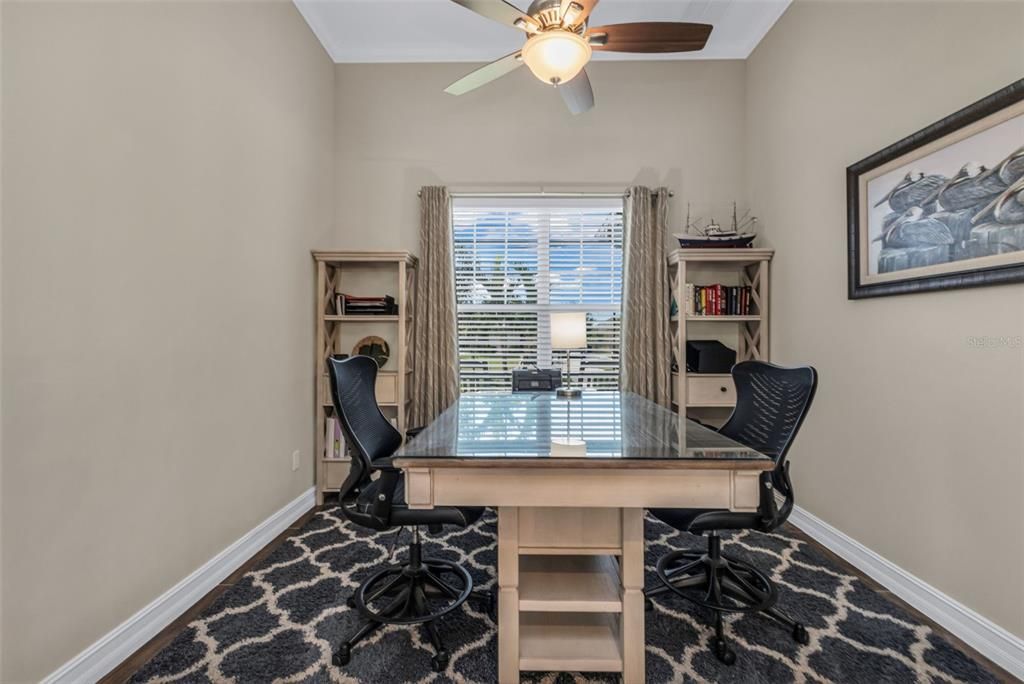 Home Office, Interior