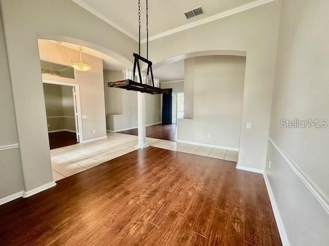 Empty room, Interior, Pendant Lights, Wood Texture Flooring