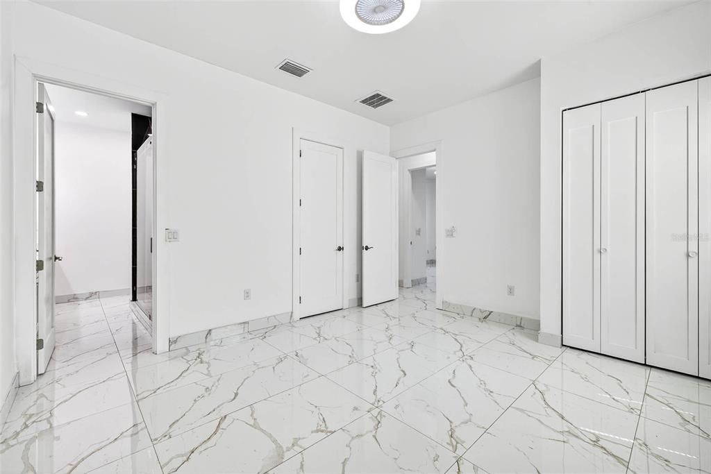 Empty room, Interior, Marble, Recessed Lighting