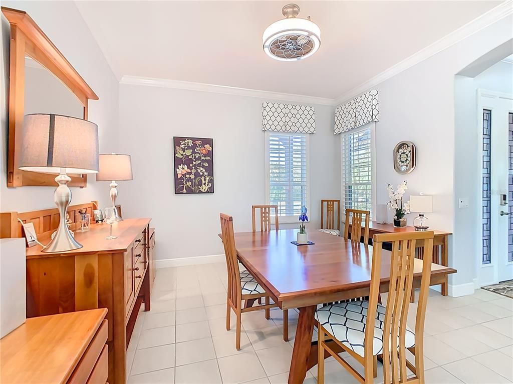 Dining room, Interior