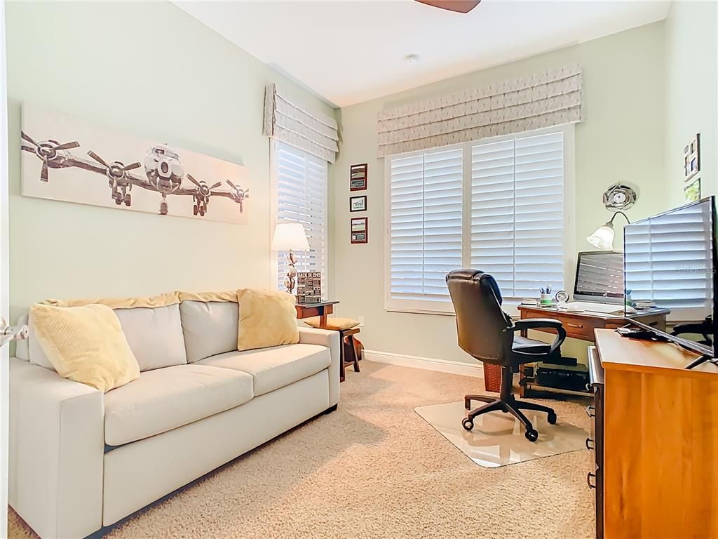 Home Office, Interior