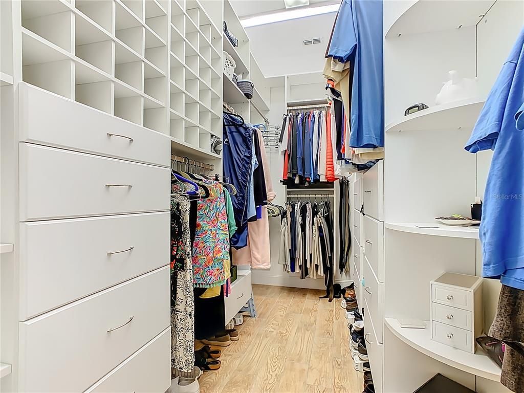 Interior, Walk-in Closets, Wood Texture Flooring