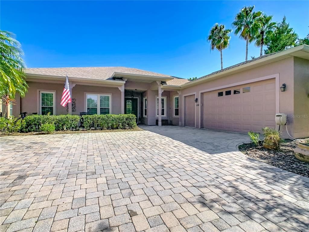 Attached, Exterior, Facade, Ranch