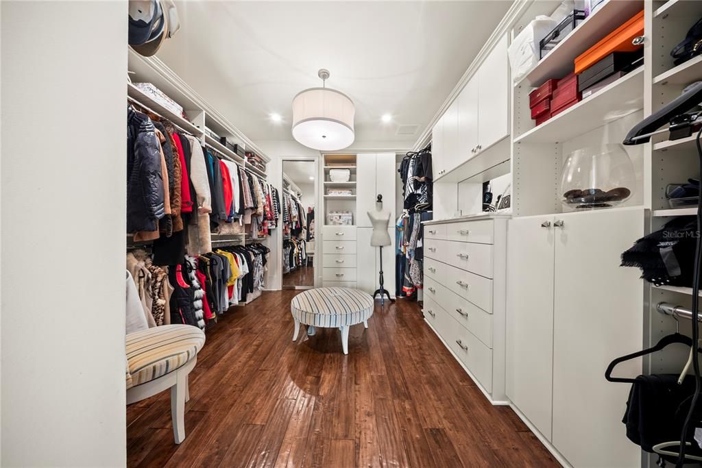 Interior, Walk-in Closets, Wood Texture Flooring