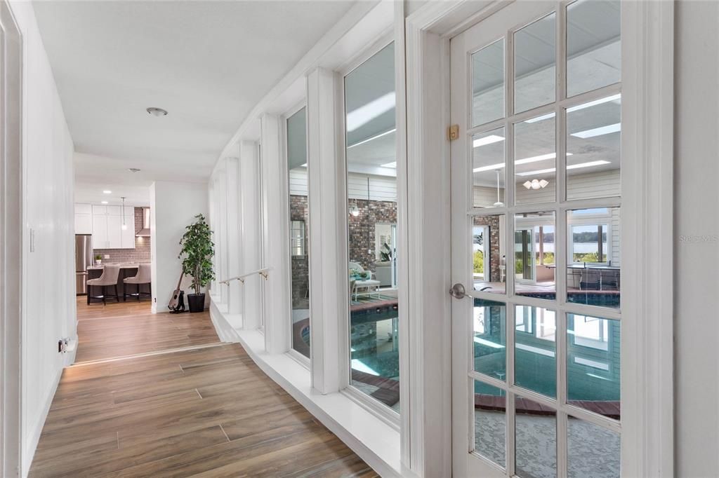 Interior, Pendant Lights, Recessed Lighting, Wood Texture Flooring