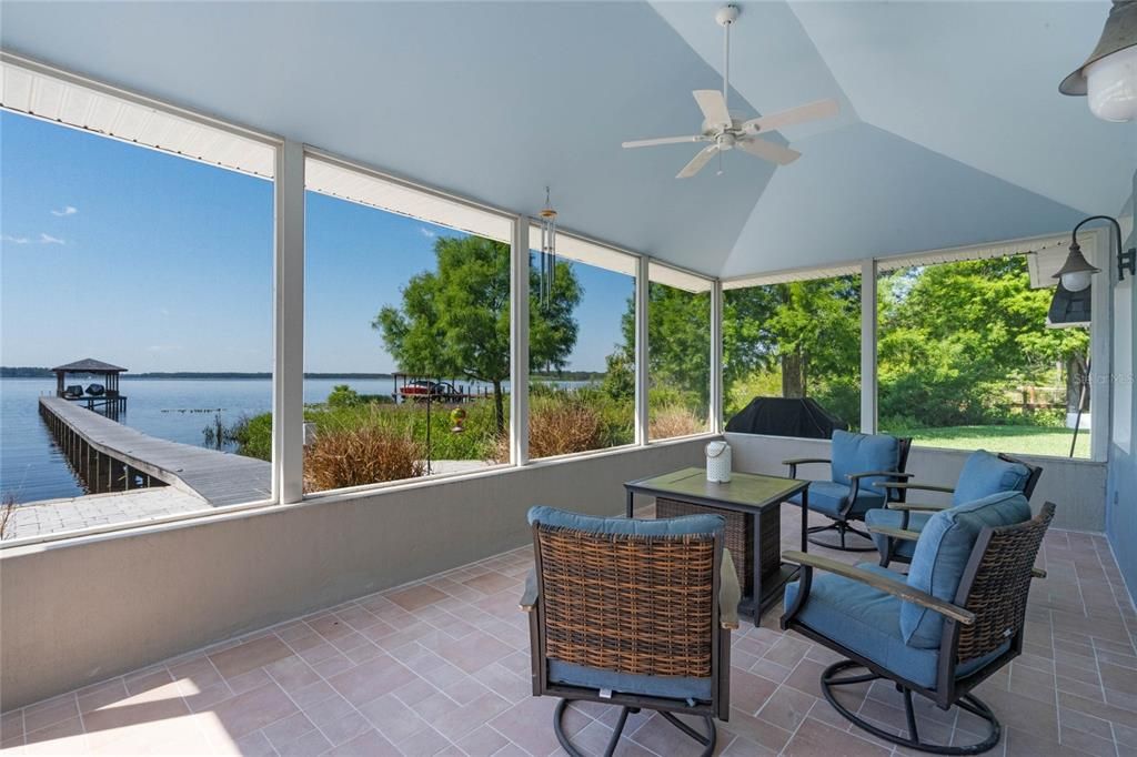 Interior, Sun Room, Water