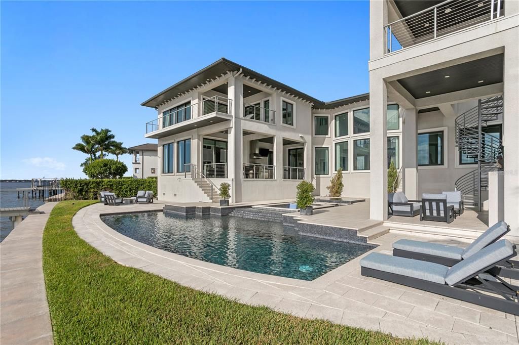 Exterior, Pool, Water