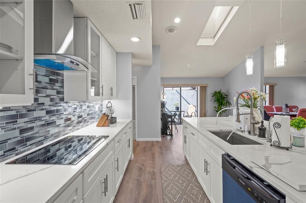Dining room, Interior, Kitchen, Pendant Lights, Recessed Lighting, Wood Texture Flooring