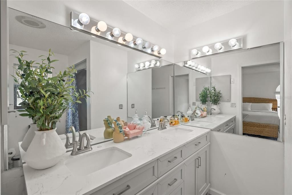 Bathroom, Dual Sink Vanities, Interior