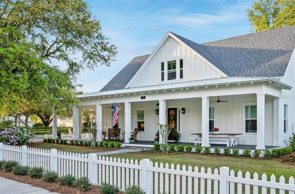 Exterior, Facade, Farmhouse