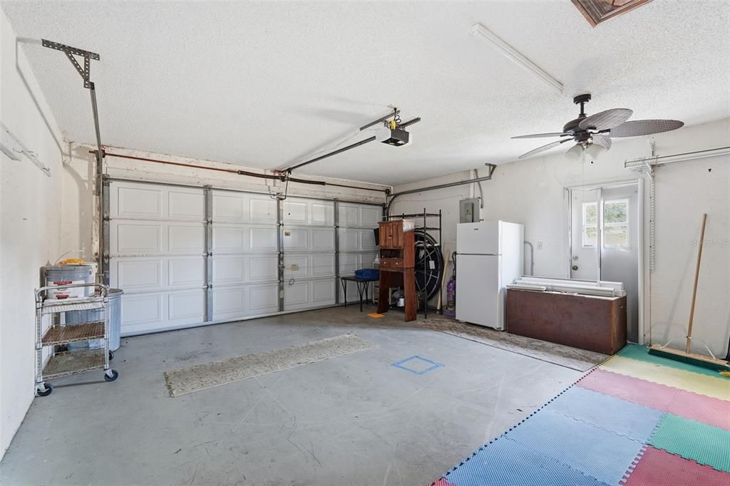 Garage, Interior