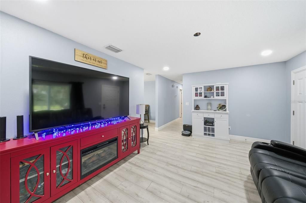 Interior, Recessed Lighting, Wood Texture Flooring