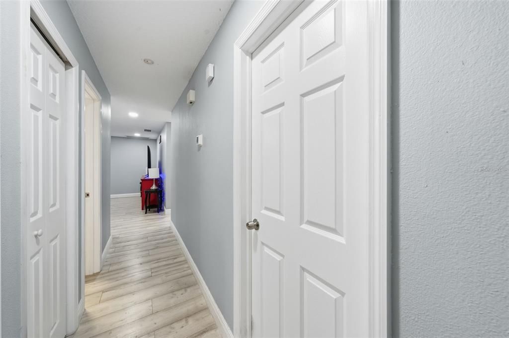 Interior, Recessed Lighting, Wood Texture Flooring