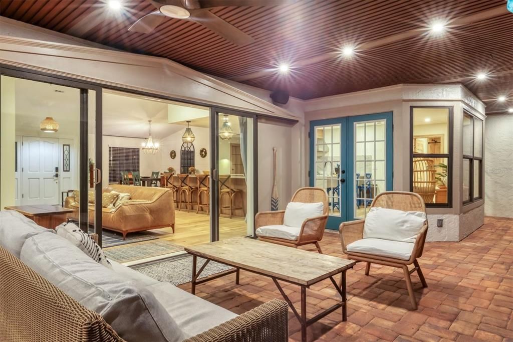 Chandelier, Dining room, Interior, Living room, Pendant Lights, Recessed Lighting