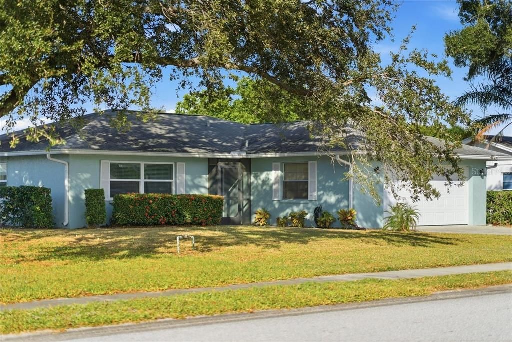 Attached, Exterior, Facade, Ranch