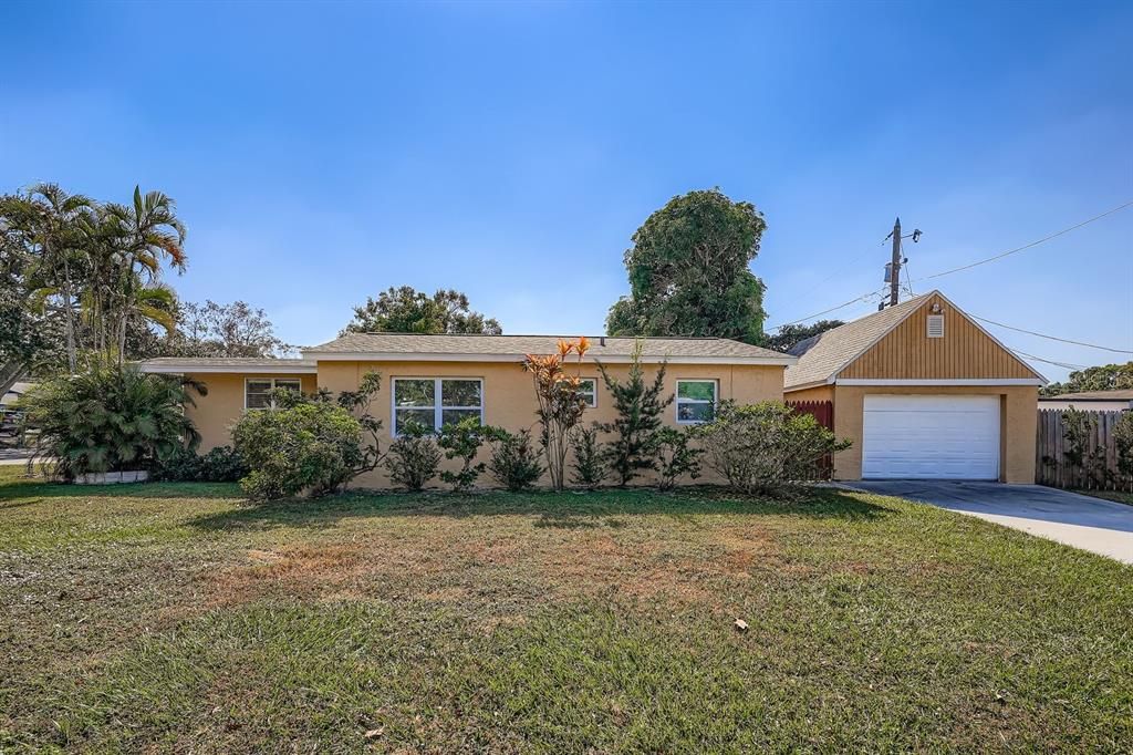 Attached, Backyard, Exterior, Facade, Ranch