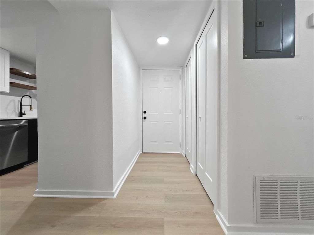 Interior, Recessed Lighting, Wood Texture Flooring