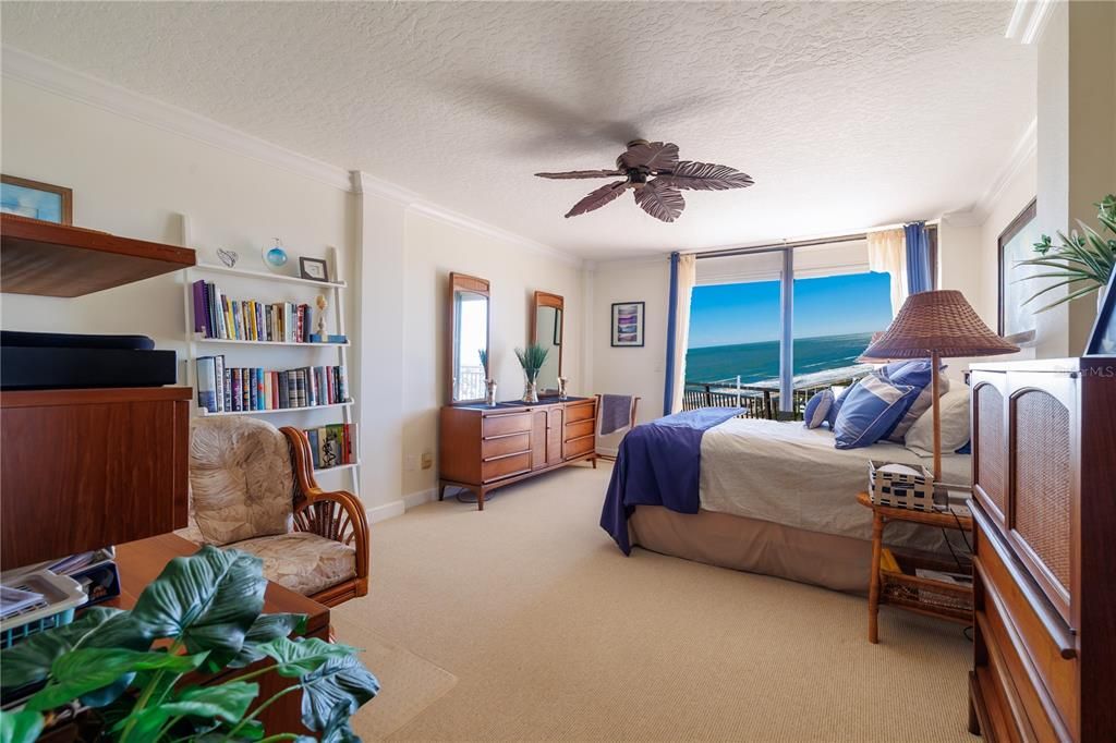 Bedroom, Interior, Water