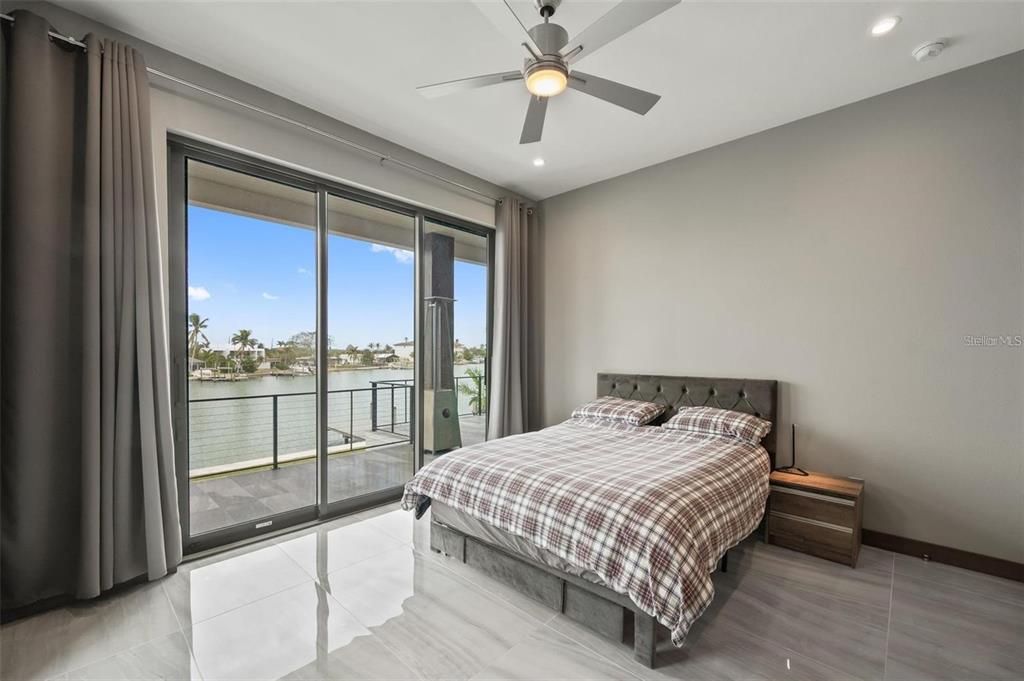 Bedroom, Interior, Recessed Lighting, Water