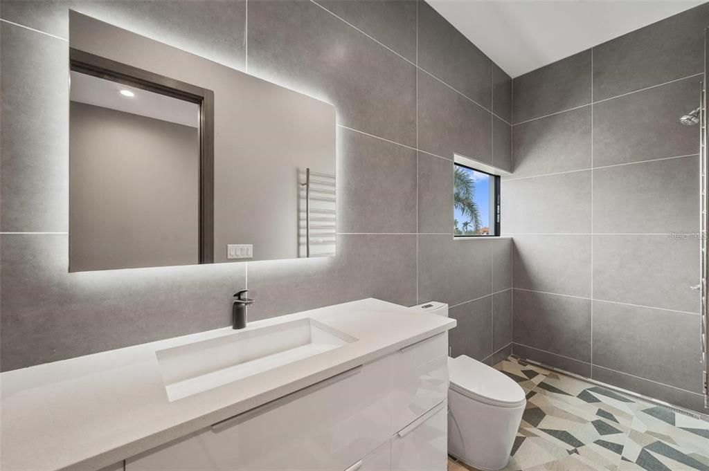 Bathroom, Interior, Recessed Lighting