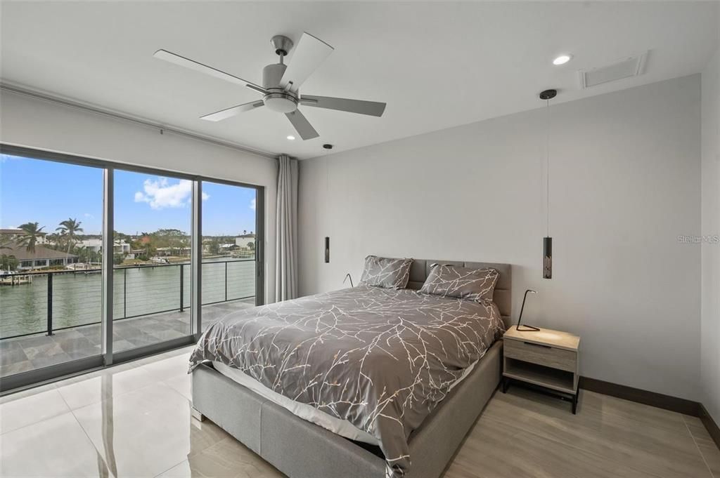 Bedroom, Interior, Recessed Lighting, Water