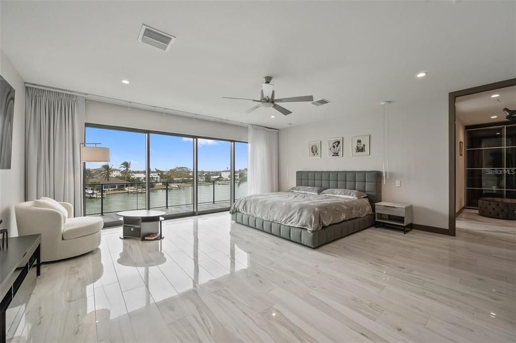 Bedroom, Interior, Recessed Lighting, Water, Wood Texture Flooring