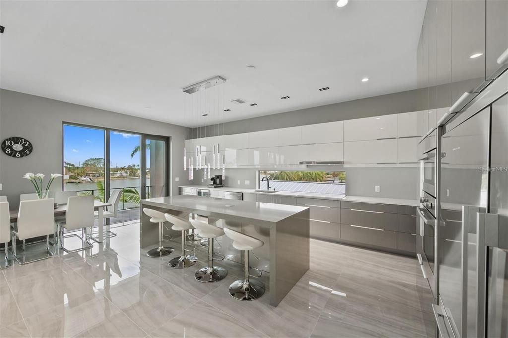 Dining room, Interior, Kitchen, Pendant Lights, Recessed Lighting, Stainless Steel Appliances