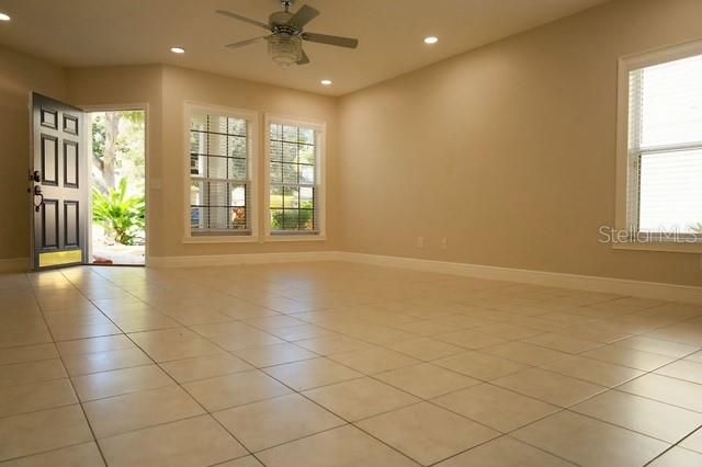 Empty room, Interior, Recessed Lighting
