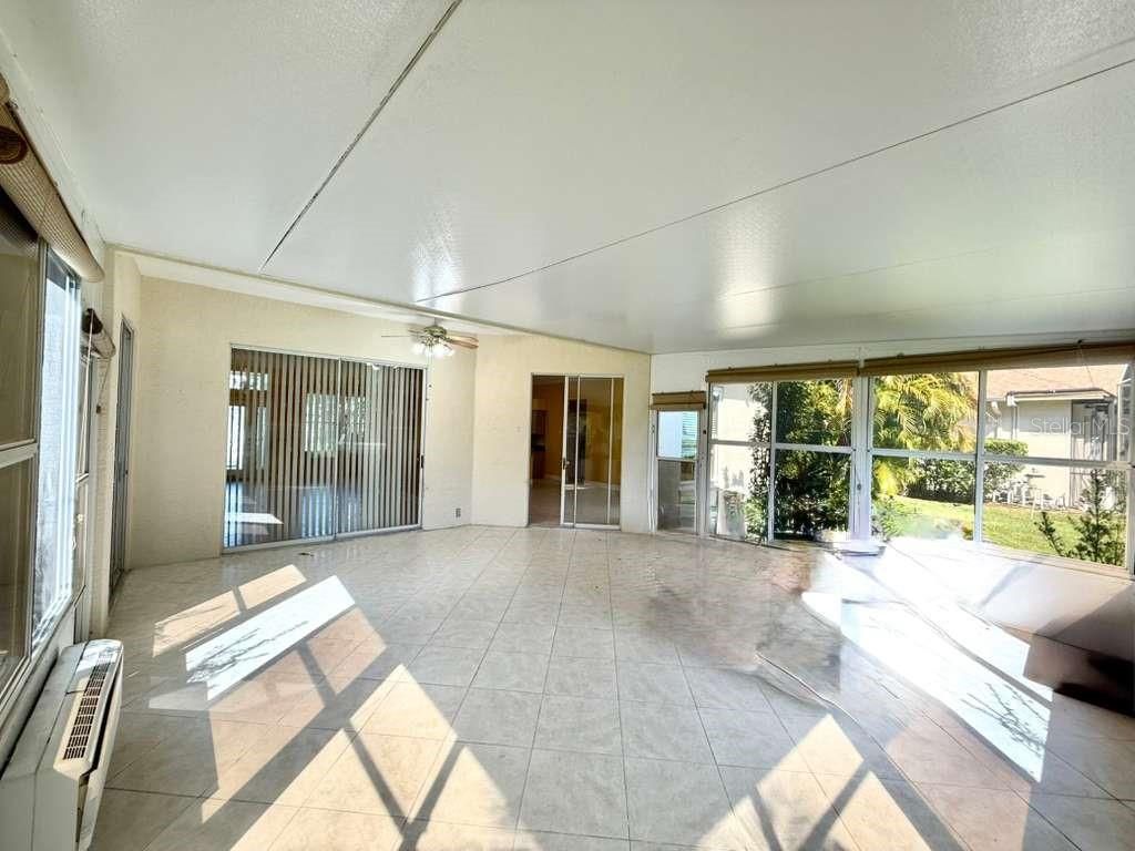 Empty room, Interior, Sun Room