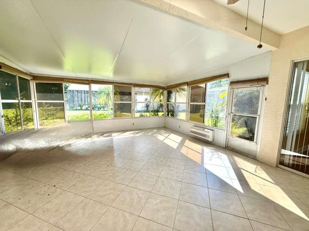 Empty room, Interior, Sun Room