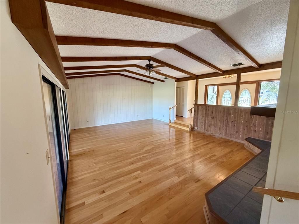 Empty room, Interior, Wooden Beams, Wood Texture Flooring
