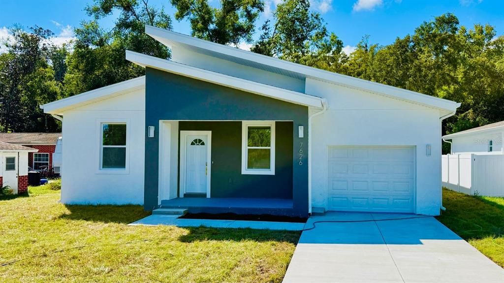 Attached, Exterior, Facade, None