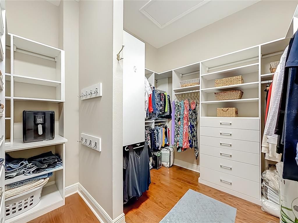 Interior, Walk-in Closets, Wood Texture Flooring