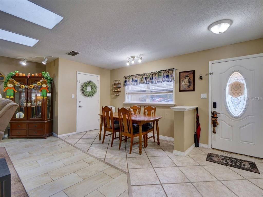 Dining room, Interior