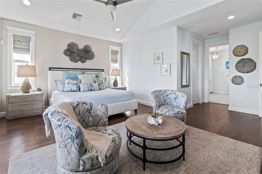 Bedroom, Interior, Pendant Lights, Recessed Lighting, Wood Texture Flooring