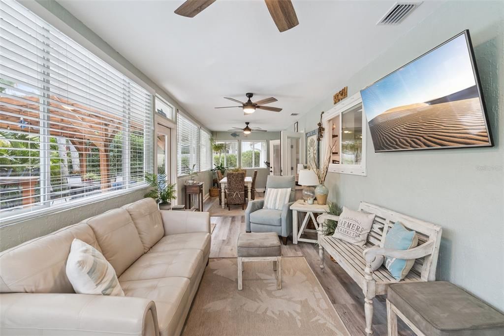Dining room, Interior, Living room, Wood Texture Flooring